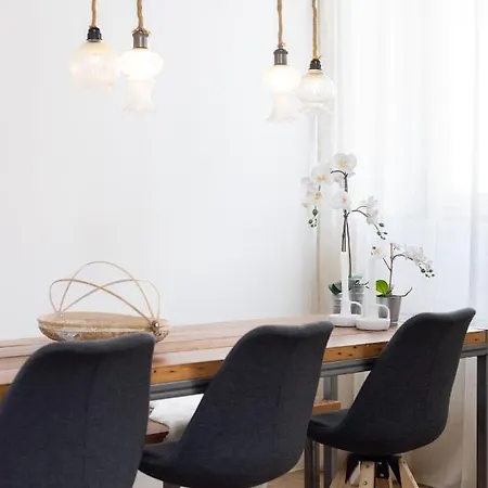 Home2book Stunning Design House בית נופש