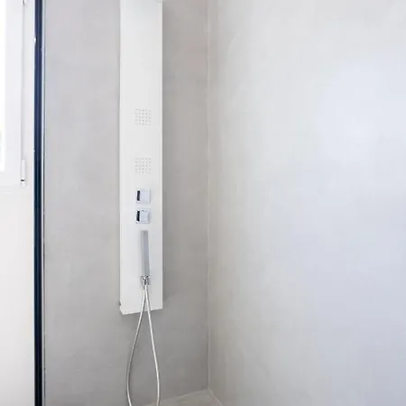 Home2book Stunning Design House בית נופש