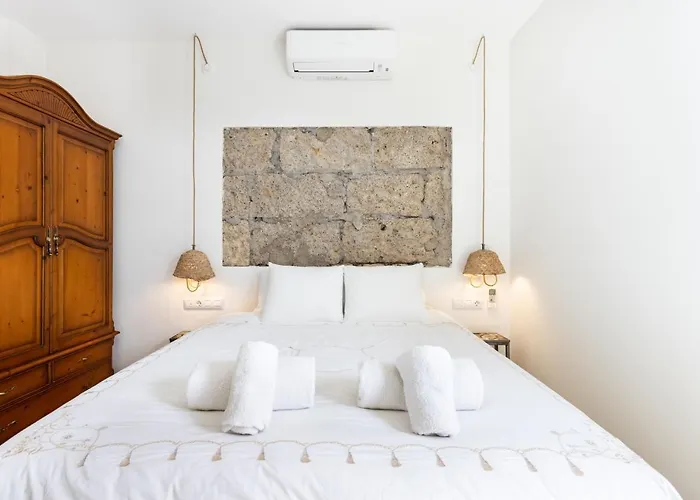 Home2book Stunning Design House Arafo