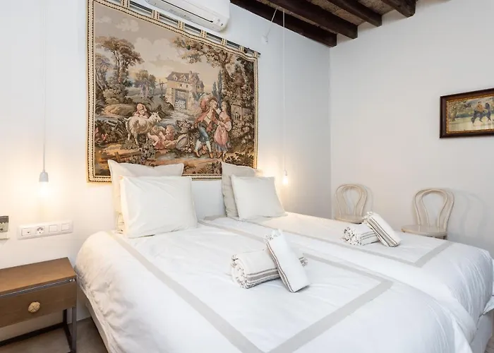 Home2book Stunning Design House * Arafo