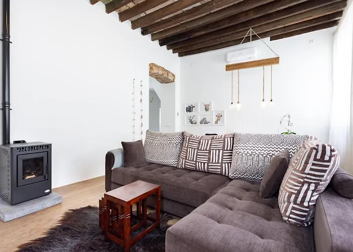 Hébergement de vacances Home2book Stunning Design House