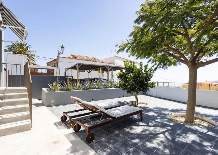 Home2book Stunning Design House Hébergement de vacances *