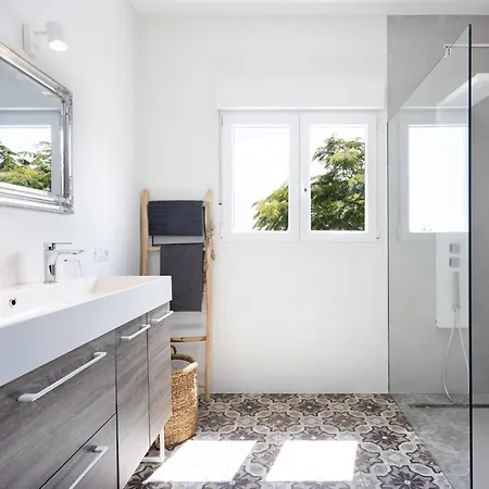 Home2book Stunning Design House *